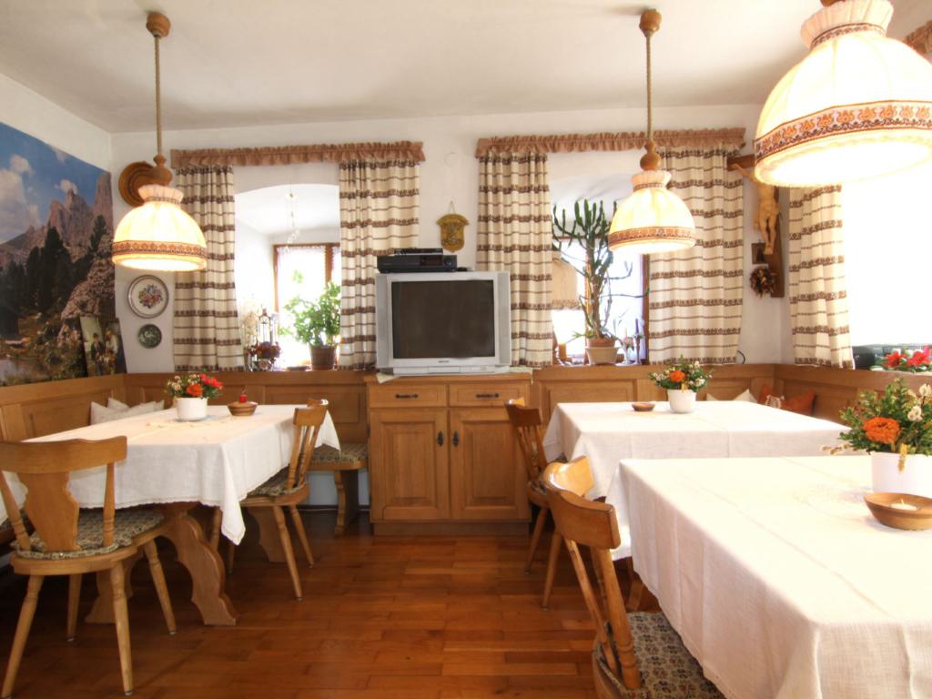 Der Aufenthaltsraum im Haus Hinterwiesen der Familie Lohner