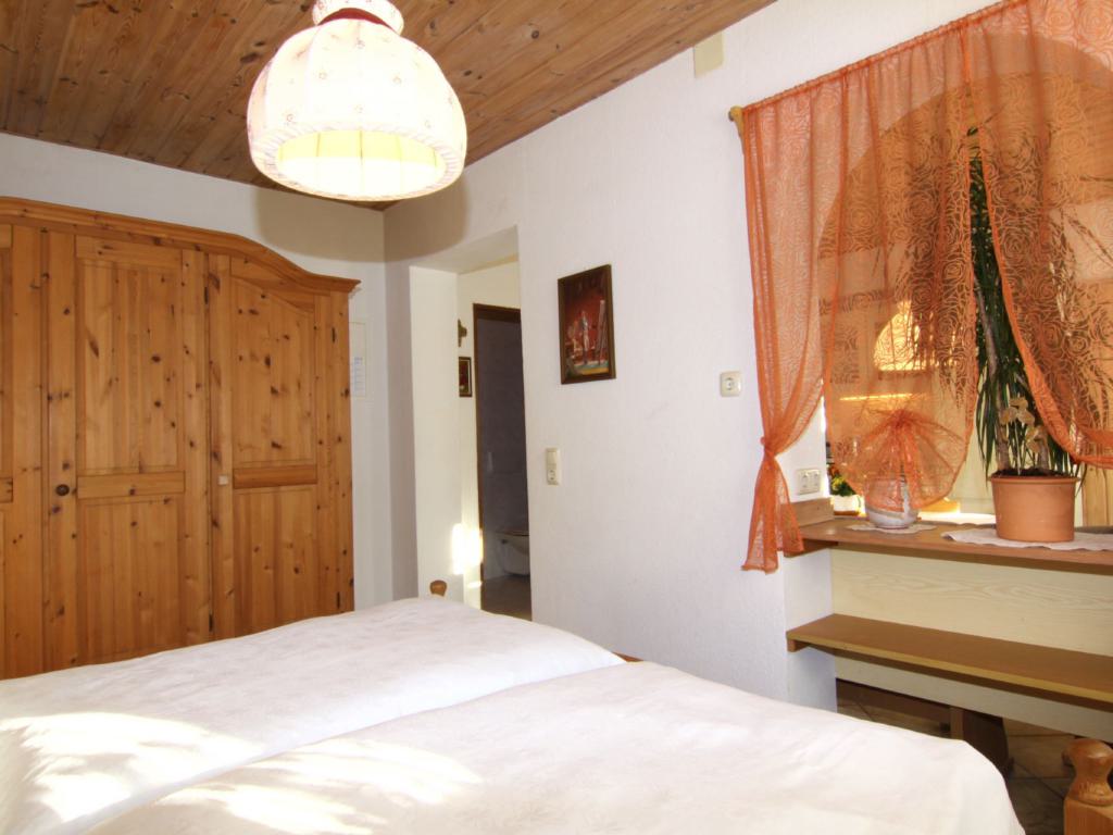 Das Schlafzimmer in der Ferienwohnung II im Haus Lohner