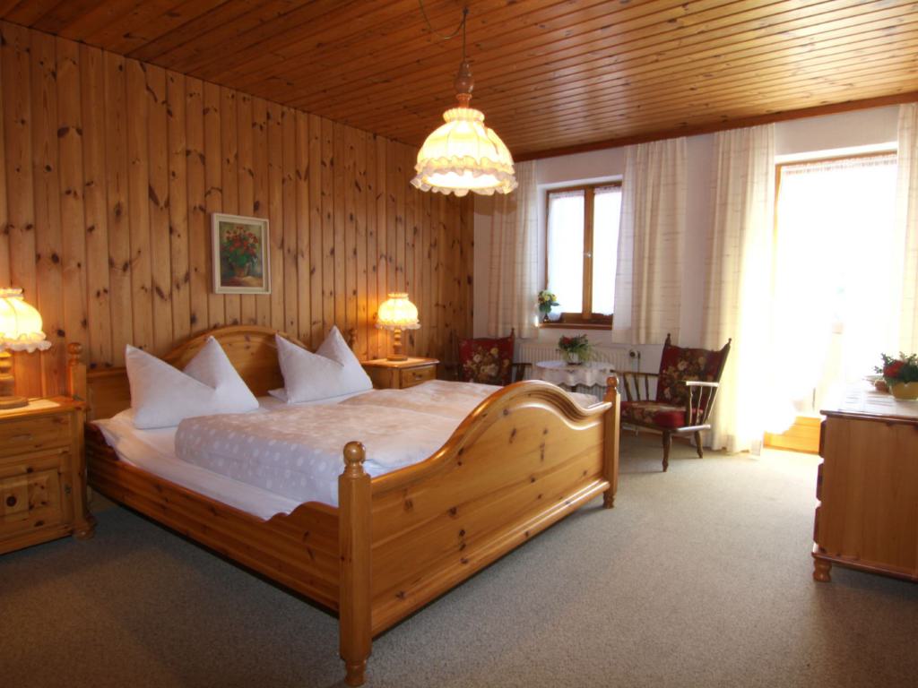 Das Doppelzimmer in der Ferienwohnung I im Haus Lohner