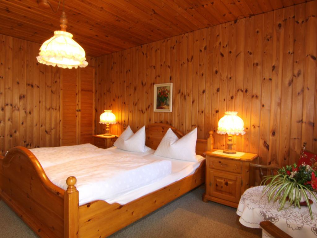 Das Doppelzimmer in der Ferienwohnung I im Haus Lohner