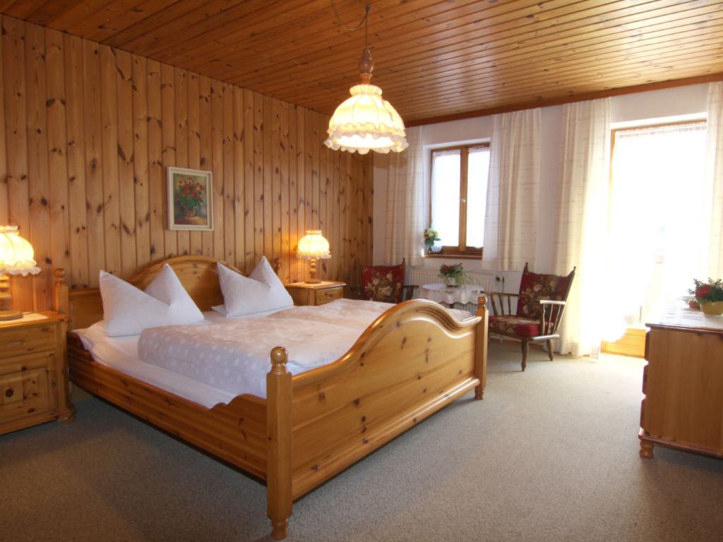 Das Doppelzimmer in der Ferienwohnung I im Haus Lohner